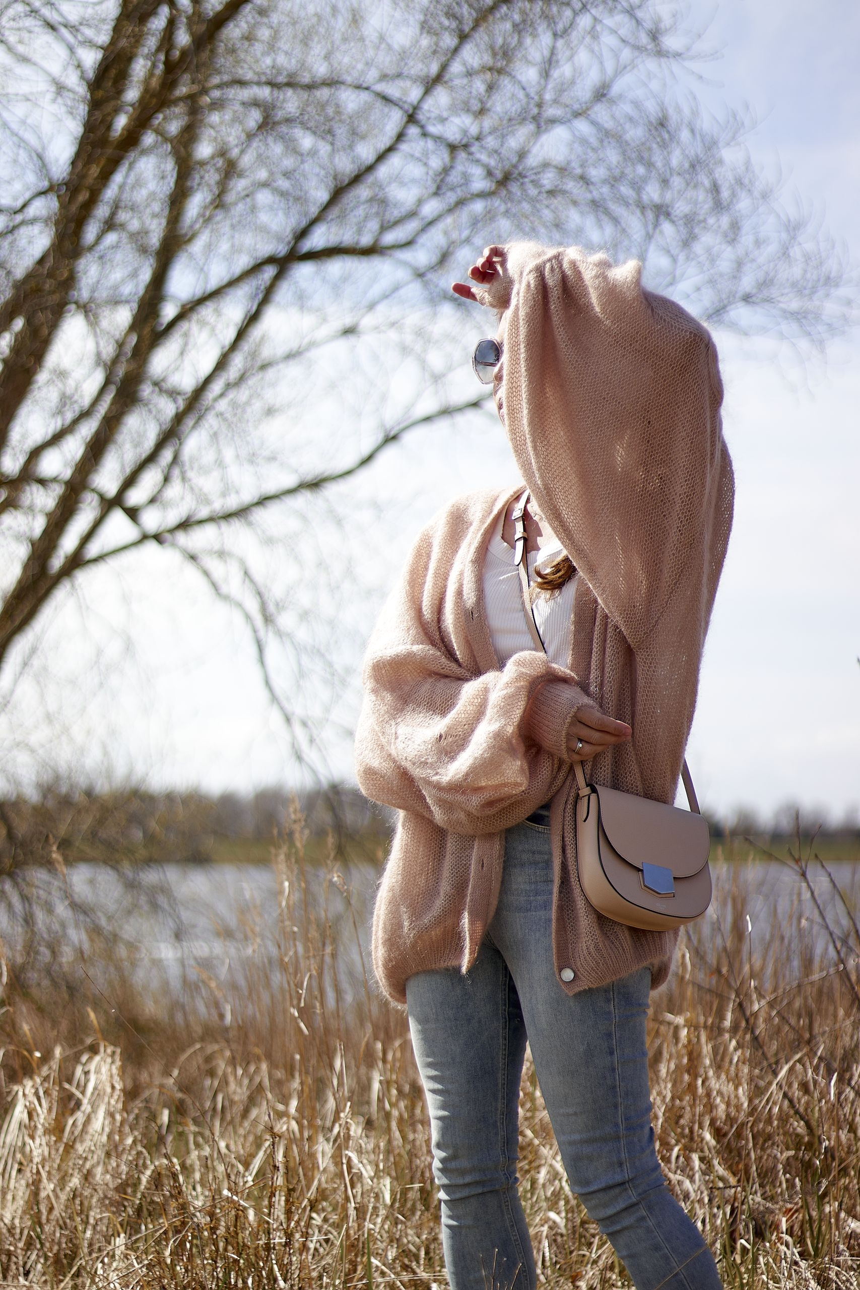 For Lovers and Trees Kid Mohair Cardigan zu Skinny Jeans am Tesperhuder Fähranleger