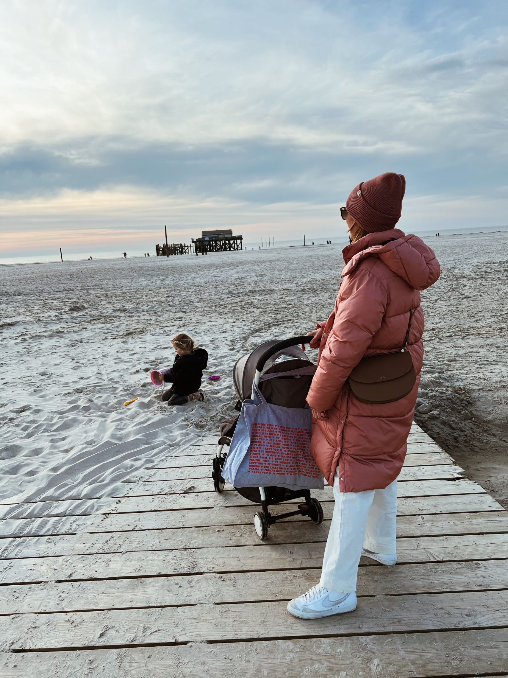 Am Strand von St Peter Ording mit Kindern