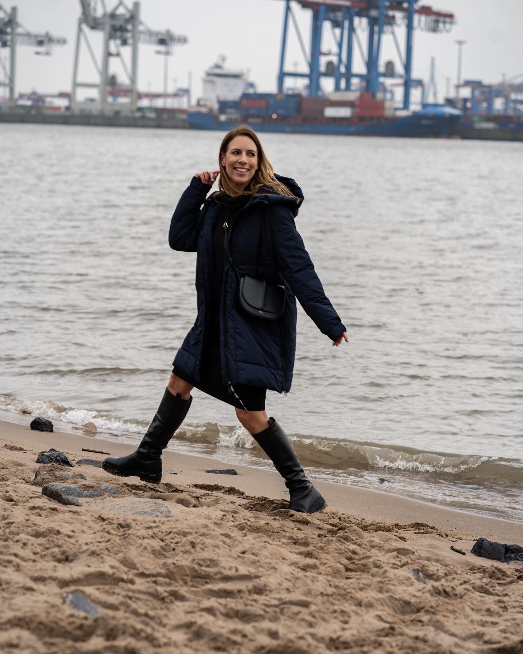 Cecil Damenmode Parka am Elbstrand